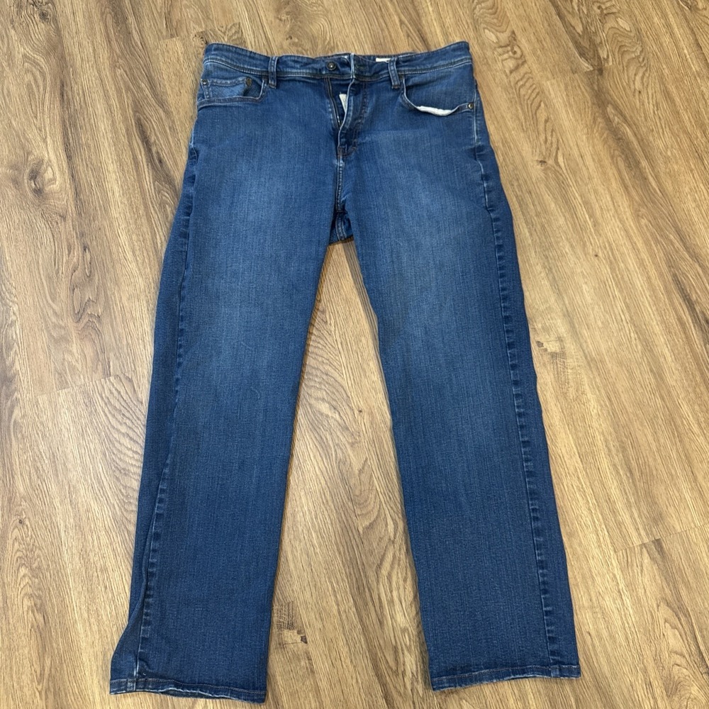 Orvis Men's 34x30 Medium Wash Jeans Straight Fit Stretch Denim 5 Pocket